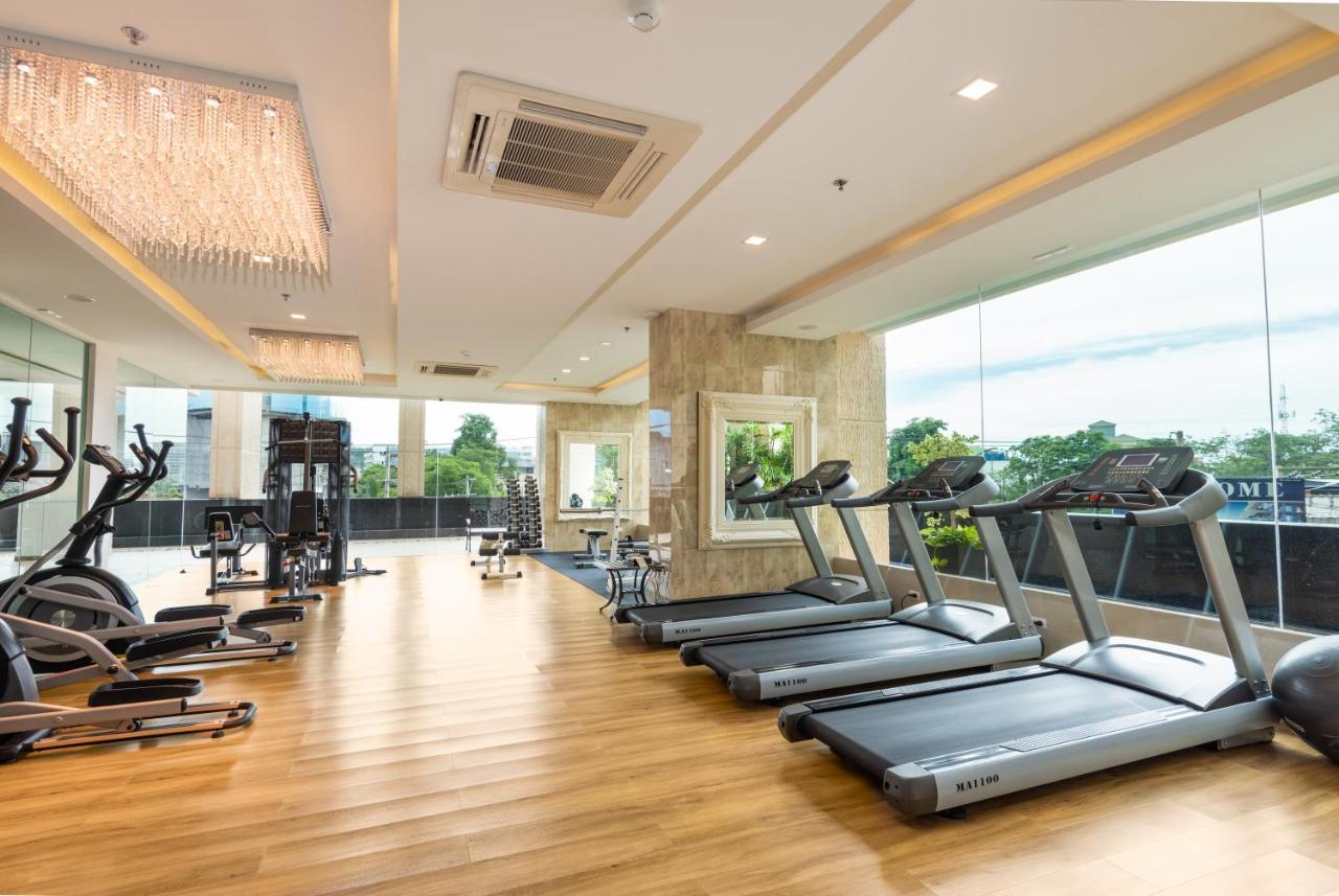 Apartment Panoramic View Tower: Garden Oasis *