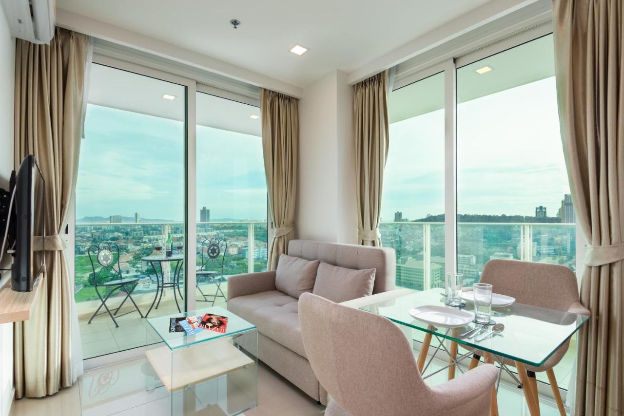 Panoramic View Tower: Garden Oasis Apartment Pattaya