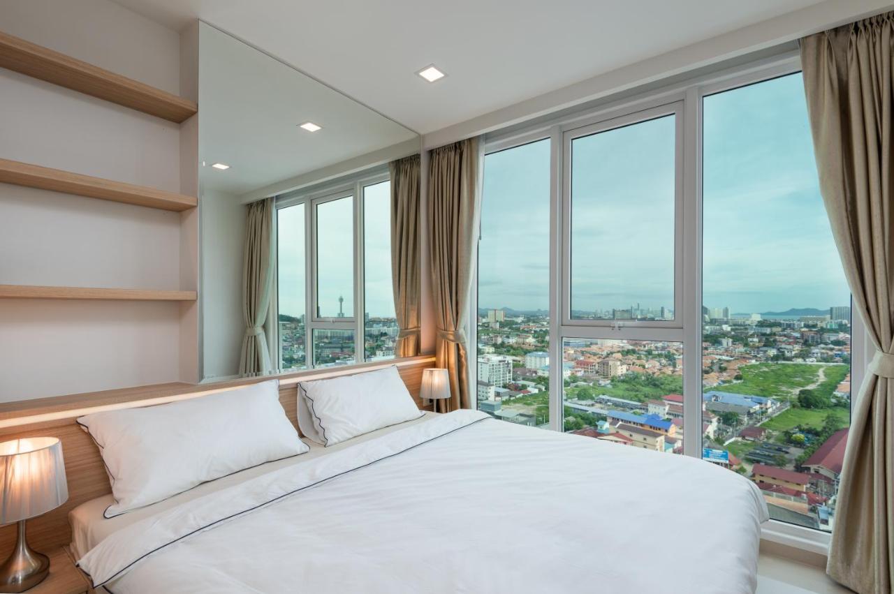 Apartment Panoramic View Tower: Garden Oasis *