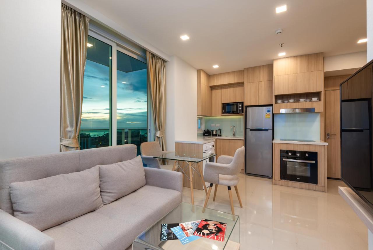 Apartment Panoramic View Tower: Garden Oasis