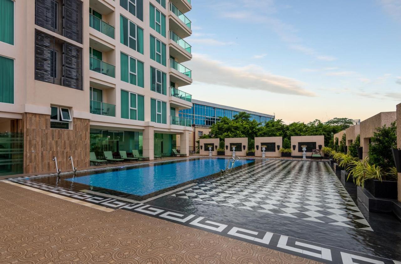 Panoramic View Tower: Garden Oasis Apartment Pattaya